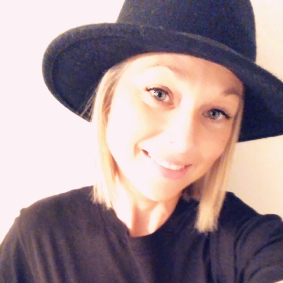 Meet your Posher, Sherri - Picture 1 of 1